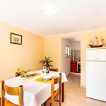 Apartment Frlan *