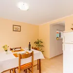 Frlan Apartment