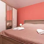 Frlan Apartment *
