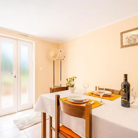 Apartament Frlan *