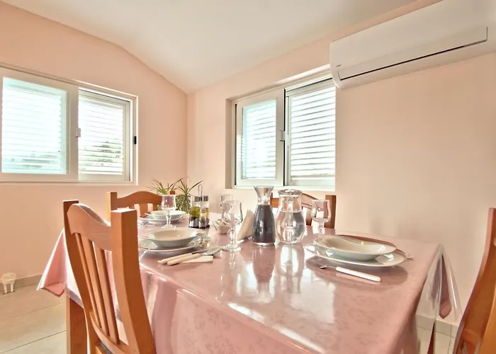 Frlan 公寓 尼亚卢卡